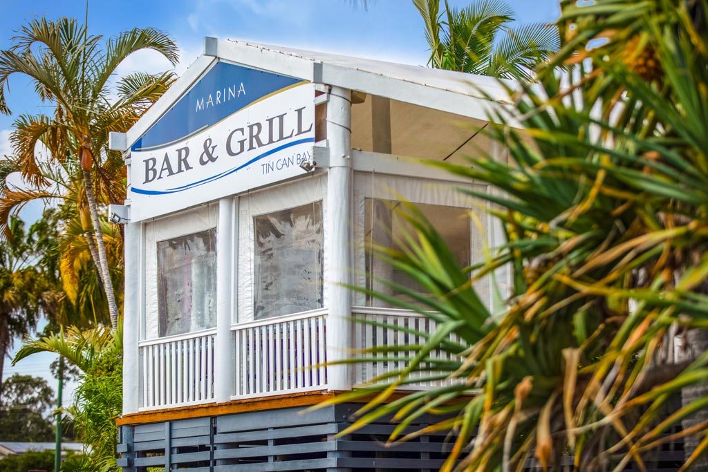 Tin-Can-Bay--Bar-and-Grill